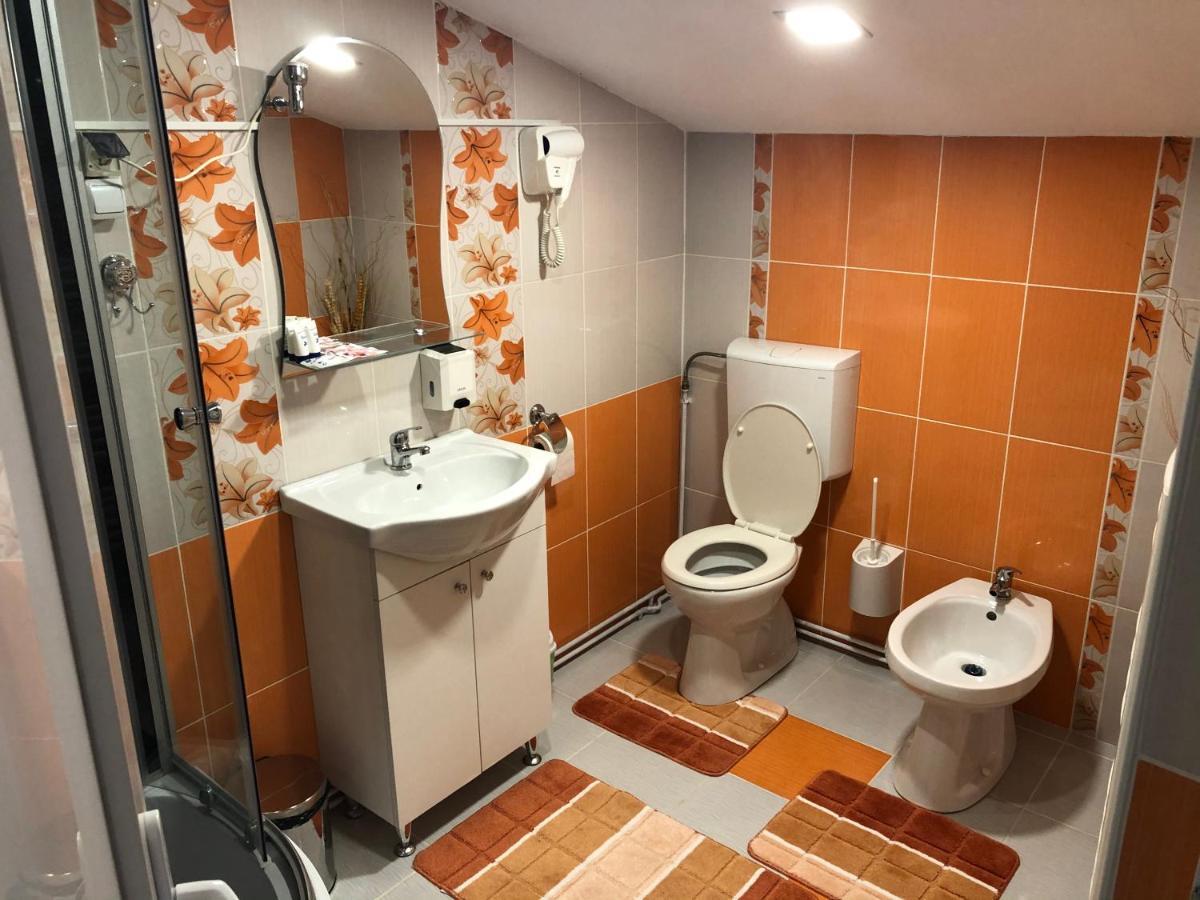 Toni Room Сігішоара Екстер'єр фото