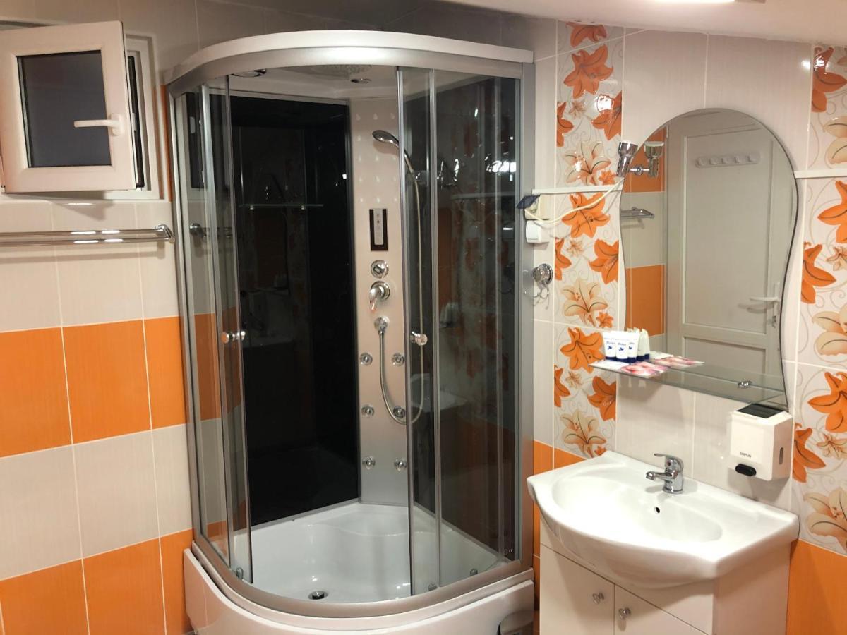 Toni Room Сігішоара Екстер'єр фото