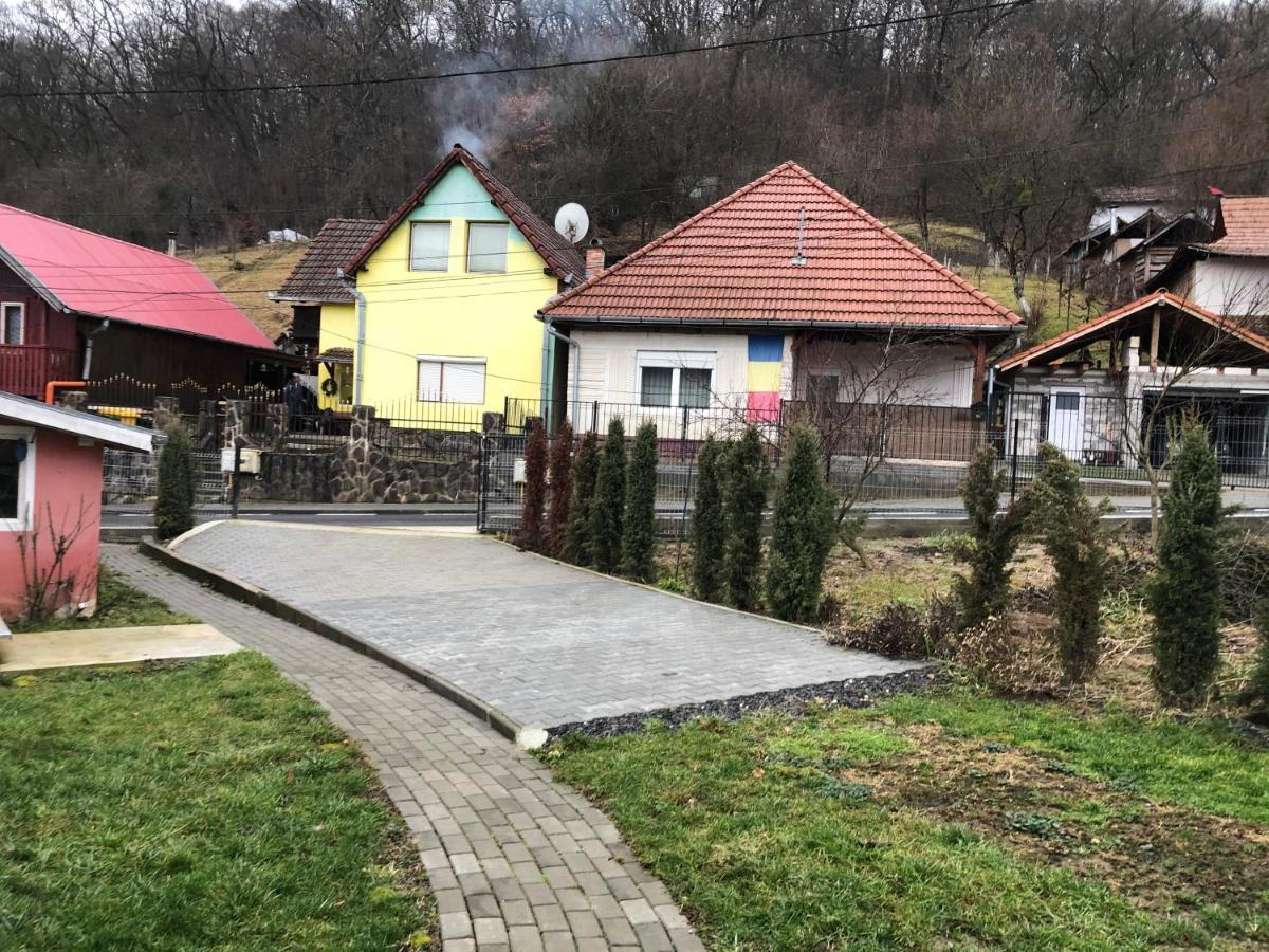 Toni Room Сігішоара Екстер'єр фото